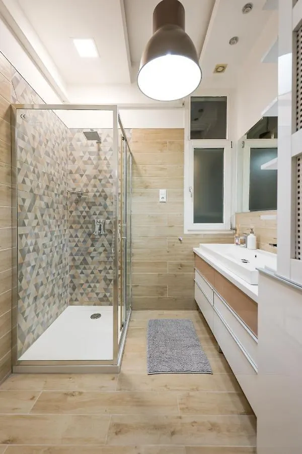 Deluxe Central Apartment With 4Bedrm 2 Bathrm Budapeste