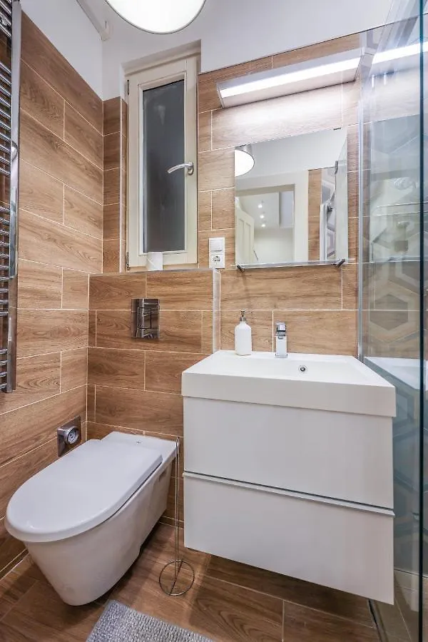 Deluxe Central Apartment With 4Bedrm 2 Bathrm Budapeste